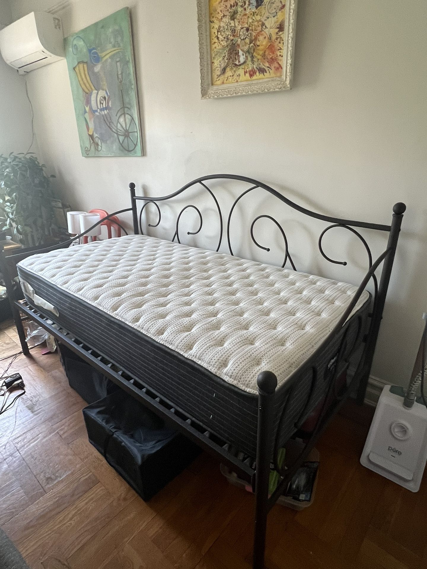 Sleepys Extra Firm Twin Mattress And Bed frame for Sale in Brooklyn, NY