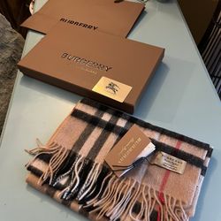 Burberry Scarf 