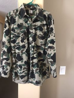 Men’s Camouflage LonG sleeve shirt size Large