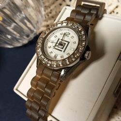 LIKE NEW!! LIZ CLAIBORNE WATCH 