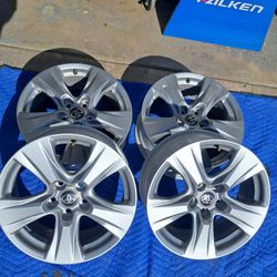 17-inch TOYOTA RAV4 OEM REPLACEMENT WHEELS