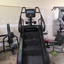 Stairmaster 10G with newer LCD touchscreen cardio gym equipment exercise fitness machine