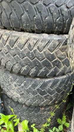 35 12.50R20