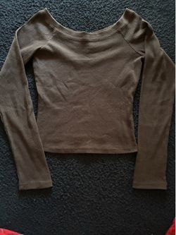 Tilly’s brown long sleeve