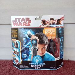 Star Wars Force Link Starter Set with Kylo Ren 3.75-Inch Figure LIGHTS & SOUNDS