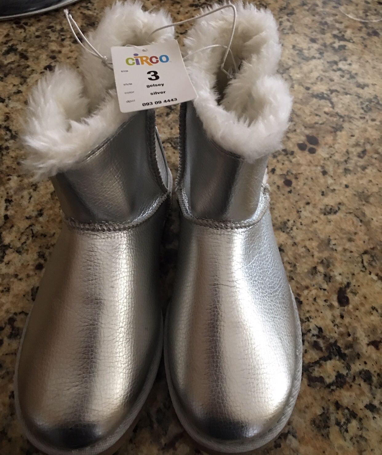 Girls boots