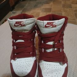 Jordan 1 Retro OG Burgundy And White Kids Size 3.5 Youth Excellent Condition