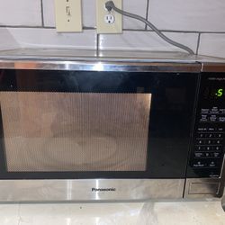 Panasonic Microwave 1100 Watt