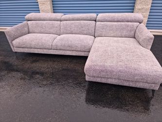 Free delivery nearby of sectional