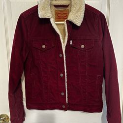 Levi's Womens 90s Sherpa Trucker Jacket**Open To Reasonable Offers