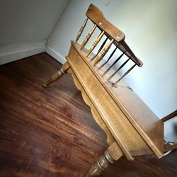 Vintage Table Colonial 