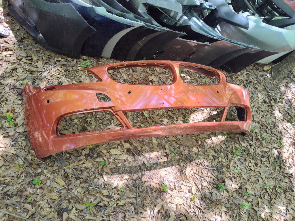 BMW Front Bumper For A 2009 To 2015 Z4 OEM Part Very Good To Excellent Condition