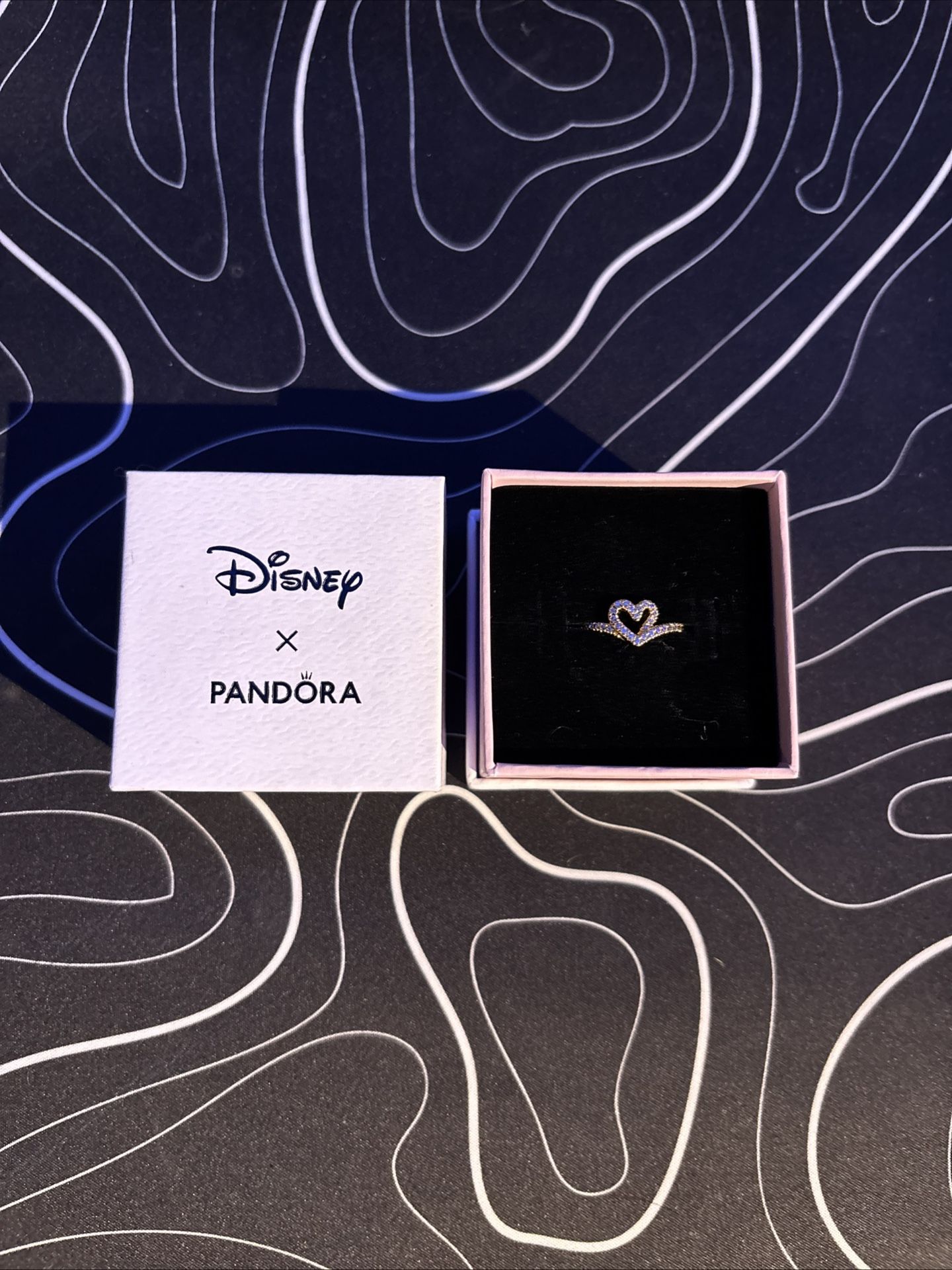 Disney x Pandora Size 4 Gold Heart-shaped Women’s Ring