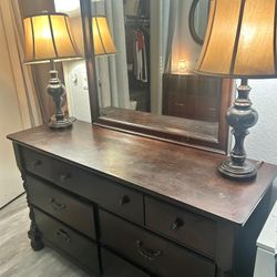 Dresser w/ Mirror 
