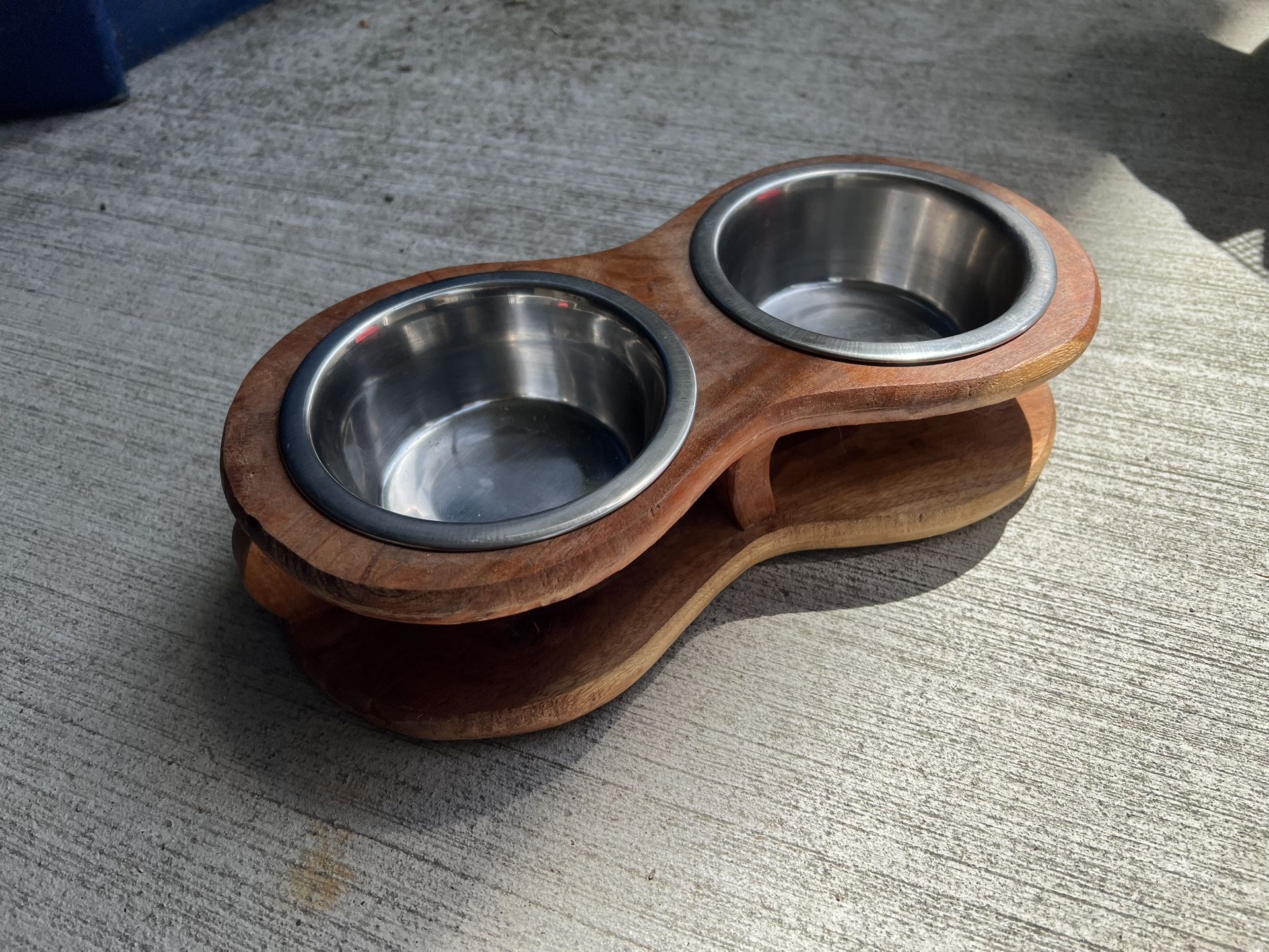 Cat food/water bowl