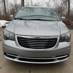 2014 chrysler town & country s