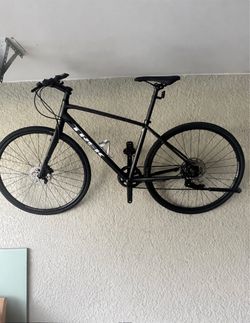 2023 Trek FX 3 – Size Medium