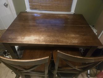 Dining table with 6 Chairs