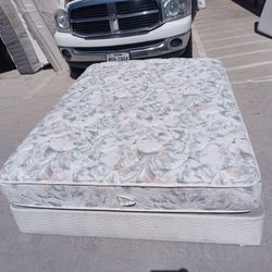 Queen Mattress And Box Spring 