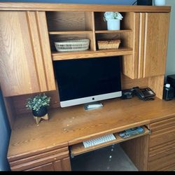 Beautiful real wood desk- STUNNING PIECE!