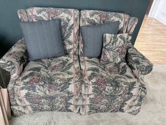 Loveseat / couch