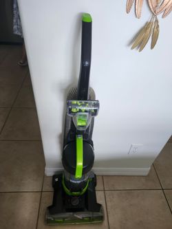 BISSELL PowerForce Rewind Pet Vacuum, includes: Automatic cord rewind Pet TurboBrush, extension tube