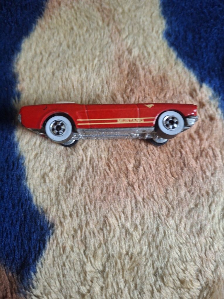 Hot wheels 1965 Ford Mustang  1983 Hotwheel