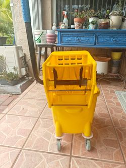 Mop bucket