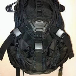 Oakley Backpack 🎒 