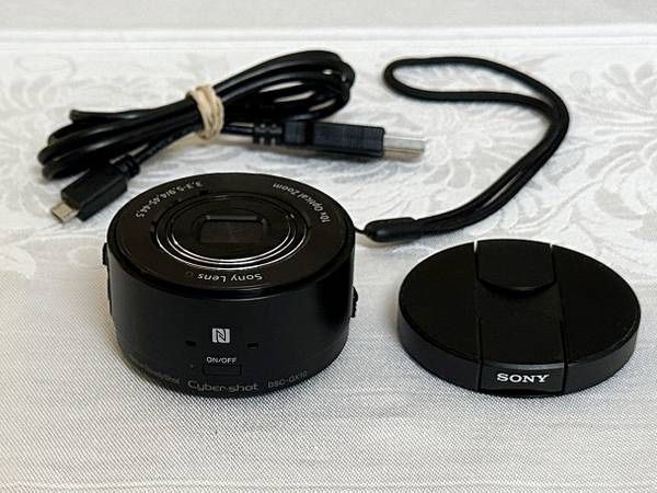 Sony DSC-QX10/B Smartphone Attachable 4.45-44.5mm Lens-Style Camera