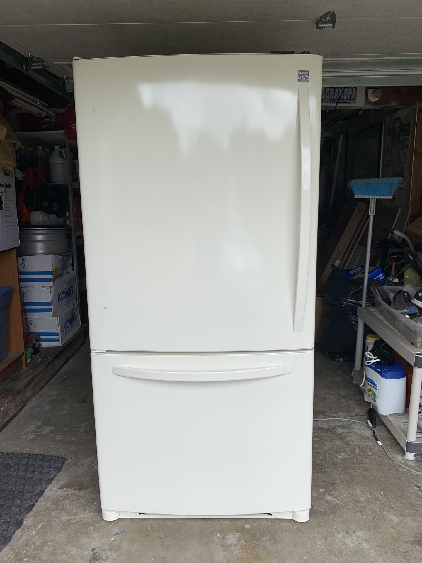 Kenmore refrigerator with ice maker