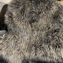 Faux  Fur sleeveless vest with pockets