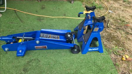 Duralast 2 1/4 ton jack w/ 2 stands