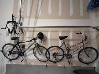 🚲 2 Vintage Bikes + Bike Accessories + Spare Tire Mount Rack Bundle