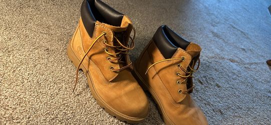 Timberlands size 3 boys boot/ Camel color waterproof
