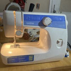 Brother Vintage Sewing Machine 
