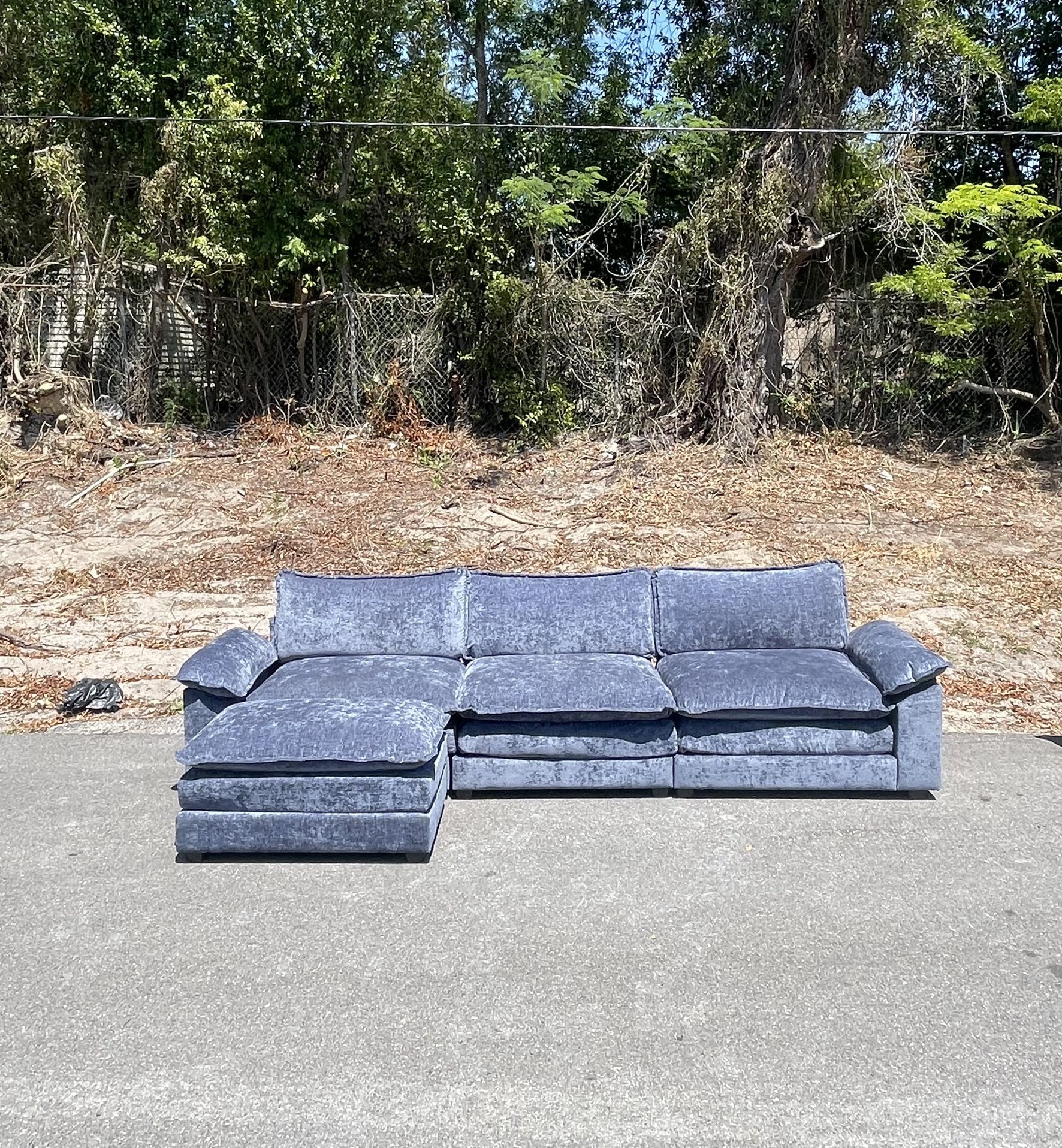 Like NEW Reversible Cloud Couch Sectional [FREE Delivery🚚]
