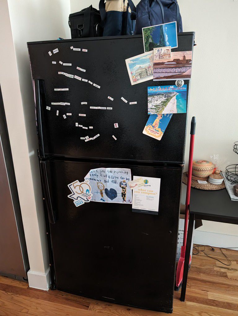 GE refrigerator 21.1 cu ft