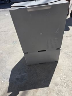 Mini fridge