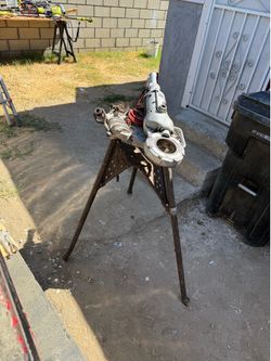 Ridgid Large Pipe Threader And Stand w/ Assorted Threaders