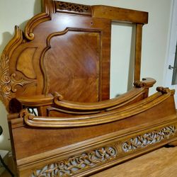 Beautiful Wood Queen Bed 