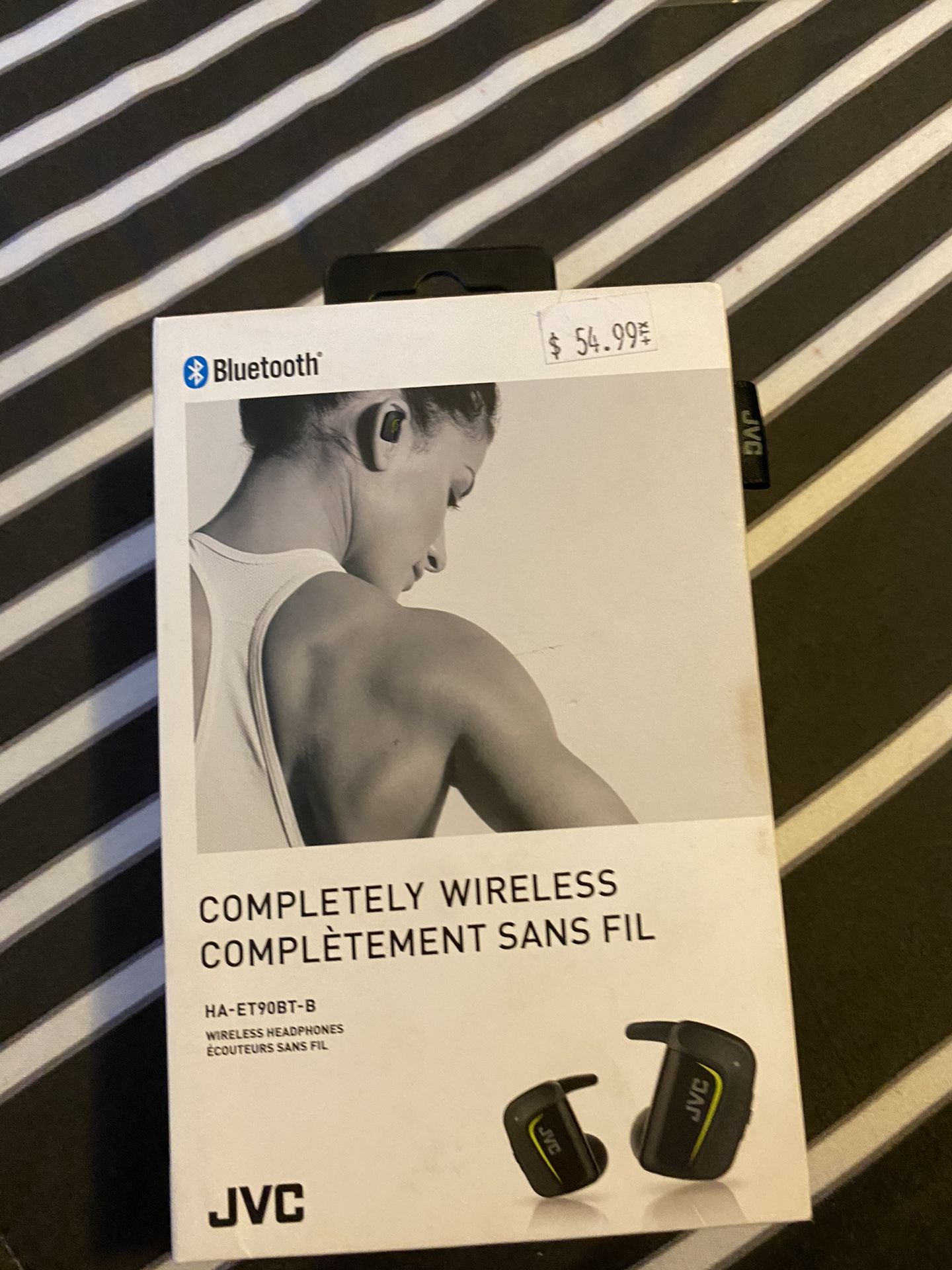 Completely wireless earbuds