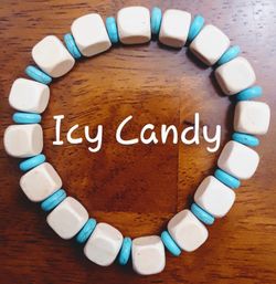 Nice Wood Bead Bracelet White and Turquoise