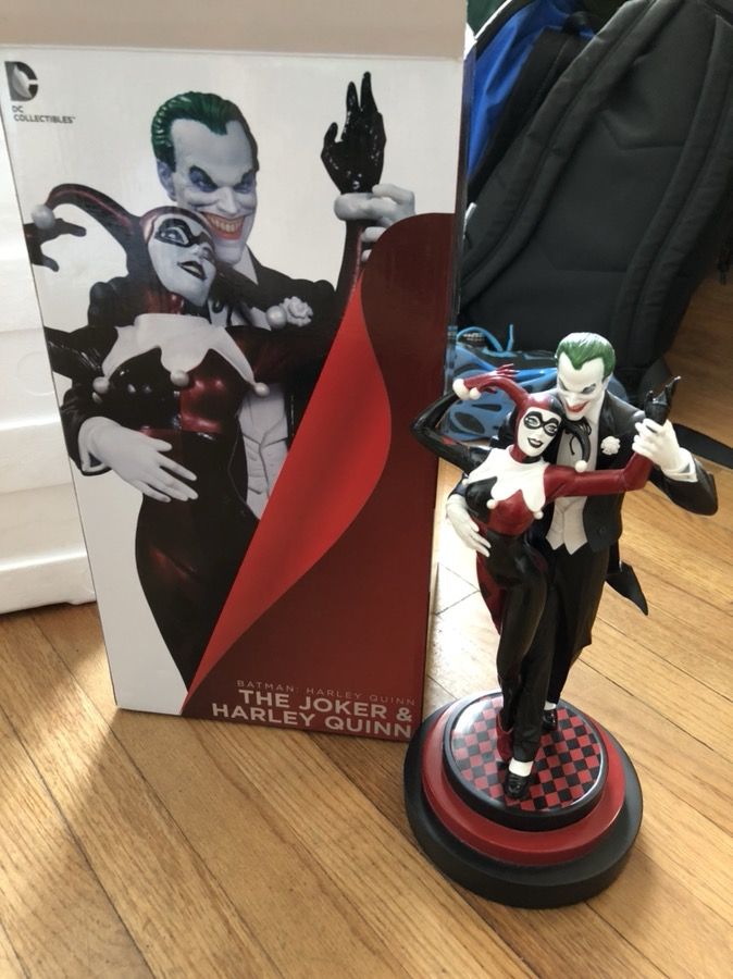 Batman: The Joker & Harley Quinn DC Collectibles Statue