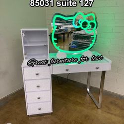 Impressions Hello Kitty Vanity Brand New