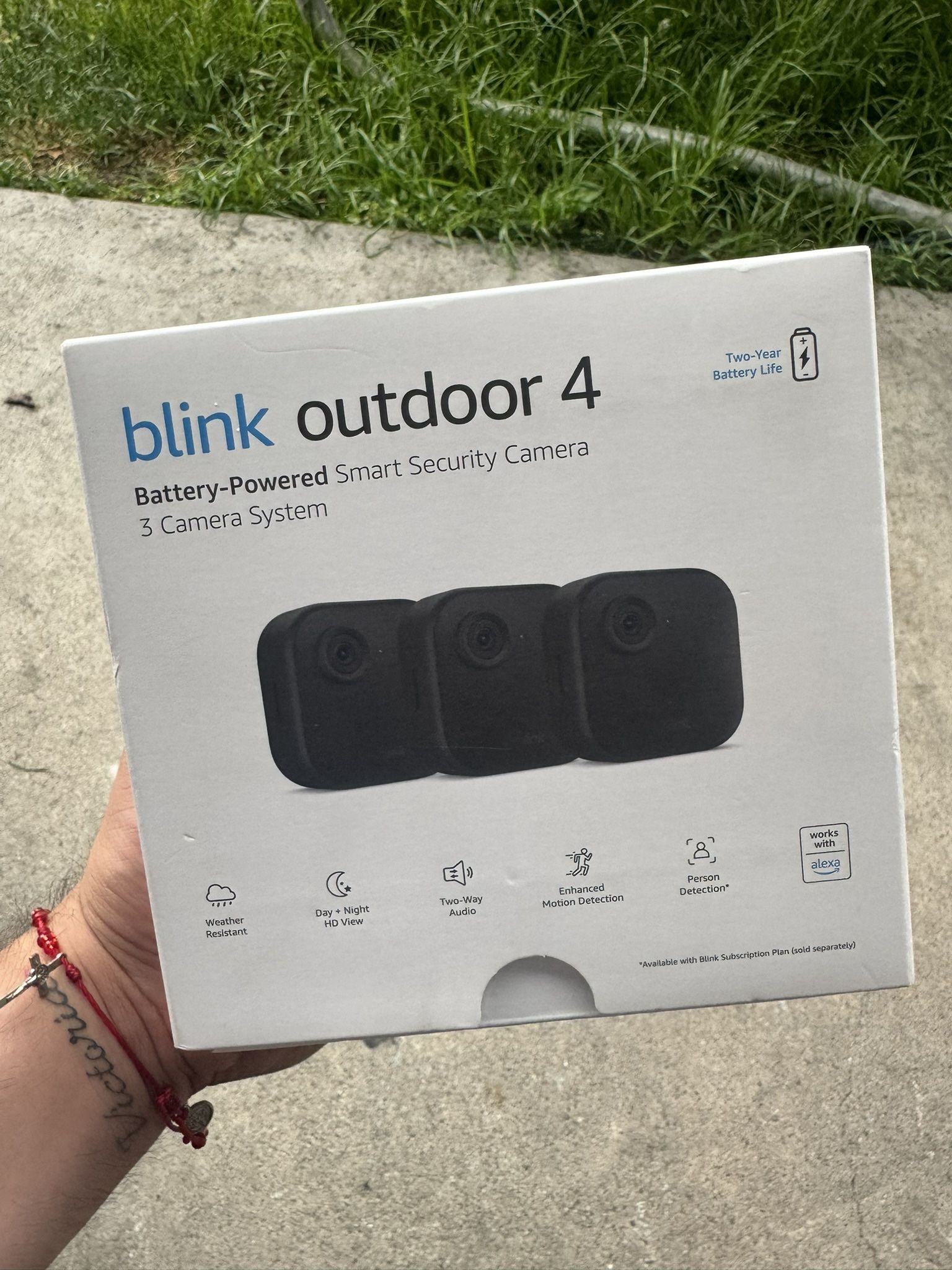 Brand new Blink Outdoor 4 - Battery-Powered Smart Security 3-Camera System