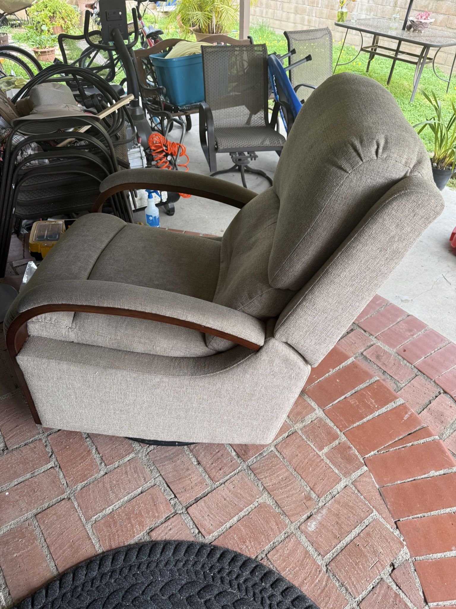 Reclining Sofa