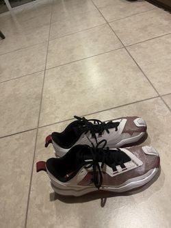 Size 10.5 Mens Shoes