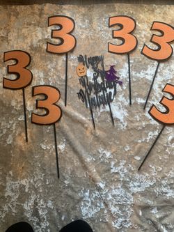 Cake toppers and centerpiece numbers