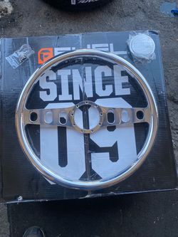 18” Colorado custom built steering wheel, comes with GM Adapter, Horn Button, and screws, NEW, sell $895.00 cash